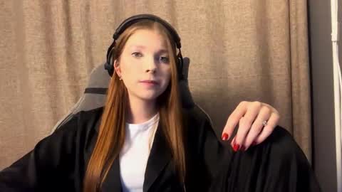 Snapshot of brandamatteson chatting on November 2025 03:32:02 PM Alice online show from November 2025 03:32:02 PM