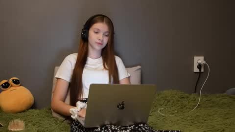 Snapshot of brandamatteson chatting on December 2025 02:11:01 PM Alice online show from December 2025 02:11:01 PM