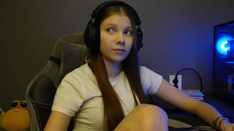 Snapshot of brandamatteson chatting on December 2025 02:23:01 PM Alice online show from December 2025 02:23:01 PM