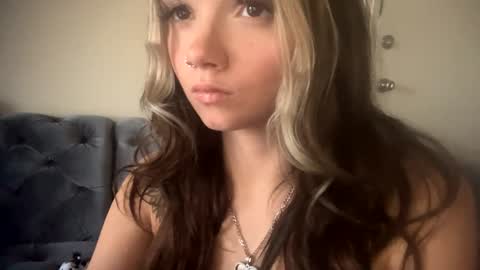 brandiiixo online show from January 2025 09:02:01 PM