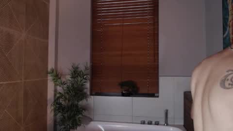 Snapshot of brandon_starkk chatting on December 2025 12:36:01 PM brandon_starkk online show from December 2025 12:36:01 PM