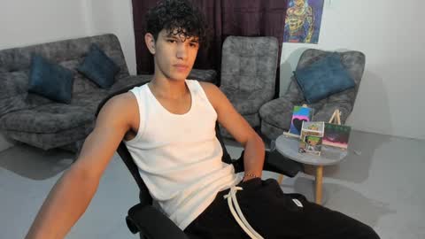 Snapshot of brandonstonexl chatting on December 2024 04:01:02 AM Brandon Stone online show from December 2024 04:01:02 AM