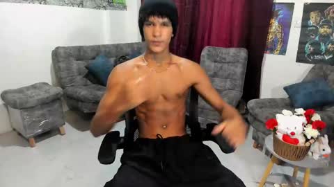 Snapshot of brandonstonexl chatting on March 2025 10:24:02 PM Brandon Stone online show from March 2025 10:24:02 PM