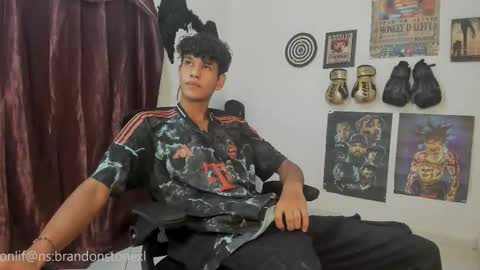 Snapshot of brandonstonexl chatting on October 2025 06:58:01 PM Brandon Stone online show from October 2025 06:58:01 PM