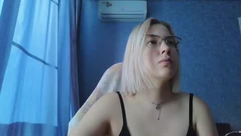 Belle  online show from October 2025 03:18:02 AM