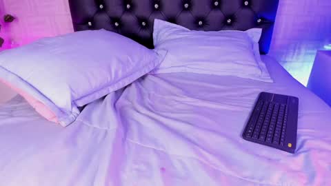   online show from December 2024 11:45:01 PM