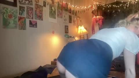 Snapshot of bratty_babytitz chatting on March 2025 09:48:01 PM Sarah Rose online show from March 2025 09:48:01 PM