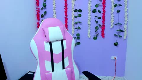 bratz_evans online show from December 2024 09:47:02 AM