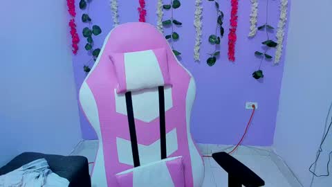 bratz_evans online show from December 2024 12:42:01 PM