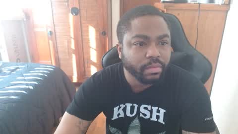 Snapshot of breadw1nnah chatting on January 2025 06:49:01 PM Breadw1nnah online show from January 2025 06:49:01 PM