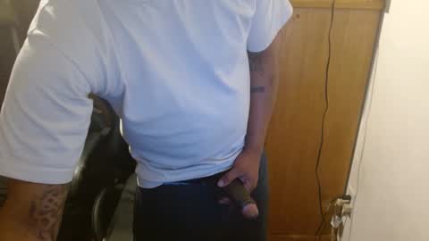 Snapshot of breadw1nnah chatting on January 2025 02:43:02 AM Breadw1nnah online show from January 2025 02:43:02 AM