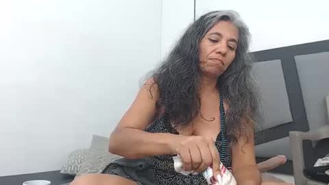 BRENDA VELASQUEZ online show from December 2024 11:48:01 PM