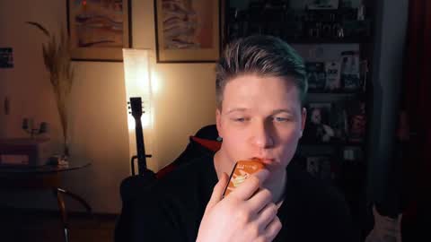 brestonsweet online show from February 2025 06:16:01 PM