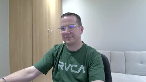 Snapshot of brettdj chatting on November 2025 03:55:01 PM Brett online show from November 2025 03:55:01 PM