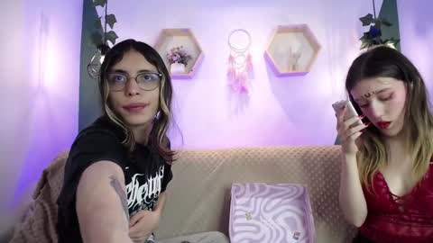 Snapshot of briarandblair chatting on December 2024 02:15:01 PM briarandblair online show from December 2024 02:15:01 PM