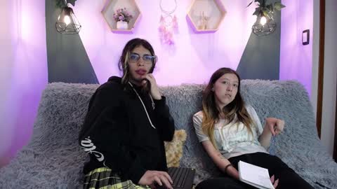 Snapshot of briarandblair chatting on December 2024 02:00:02 PM briarandblair online show from December 2024 02:00:02 PM