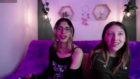 Snapshot of briarandblair chatting on December 2024 01:32:02 PM briarandblair online show from December 2024 01:32:02 PM