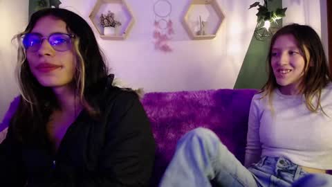 Snapshot of briarandblair chatting on January 2025 02:35:02 PM briarandblair online show from January 2025 02:35:02 PM