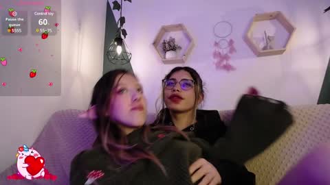 Snapshot of briarandblair chatting on January 2025 04:43:02 PM briarandblair online show from January 2025 04:43:02 PM