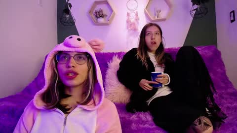 Snapshot of briarandblair chatting on January 2025 01:35:01 PM briarandblair online show from January 2025 01:35:01 PM