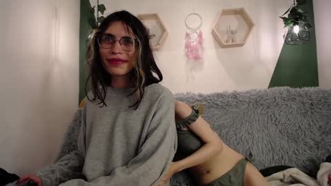 Snapshot of briarandblair chatting on January 2025 06:02:01 PM briarandblair online show from January 2025 06:02:01 PM