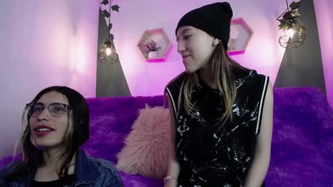 Snapshot of briarandblair chatting on February 2025 02:13:01 PM briarandblair online show from February 2025 02:13:01 PM