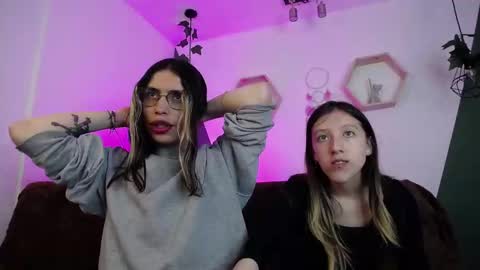 Snapshot of briarandblair chatting on February 2025 02:13:02 PM briarandblair online show from February 2025 02:13:02 PM