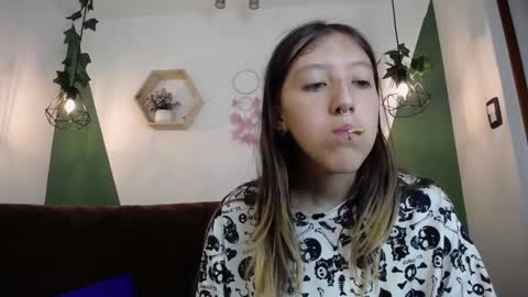 Snapshot of briarandblair chatting on February 2025 02:09:02 PM briarandblair online show from February 2025 02:09:02 PM