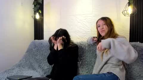 Snapshot of briarandblair chatting on October 2025 01:35:02 PM briarandblair online show from October 2025 01:35:02 PM