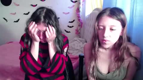 Snapshot of briarandblair chatting on November 2025 01:46:01 PM briarandblair online show from November 2025 01:46:01 PM