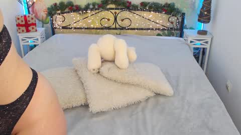 Snapshot of bridgetfoxxy chatting on December 2024 07:13:02 AM bridgetfoxxy online show from December 2024 07:13:02 AM