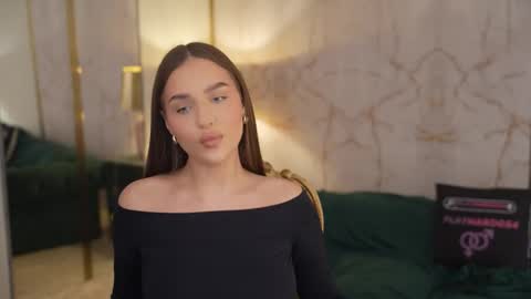 Snapshot of bright_diamonds_054 chatting on October 2025 12:23:02 PM Diamonds Girls online show from October 2025 12:23:02 PM