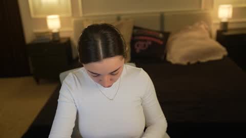 Snapshot of bright_diamonds_054 chatting on October 2025 08:18:01 AM Diamonds Girls online show from October 2025 08:18:01 AM