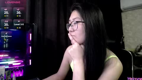 Aisha online show from October 2025 06:14:01 AM