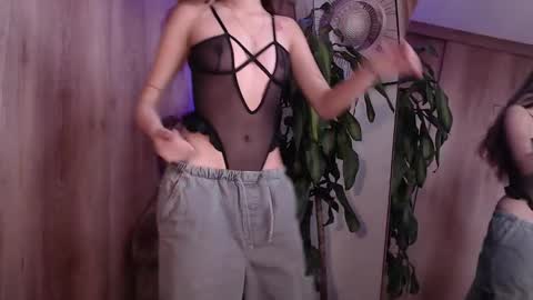  B R I N N A   online show from November 2025 07:01:02 PM