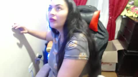 scarleth    follow mee 3 kis online show from January 2025 04:48:02 AM