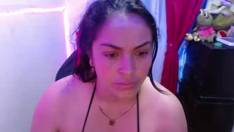 scarleth    follow mee 3 kis online show from February 2025 01:32:02 AM