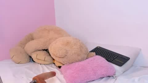 Snapshot of britanylin__ chatting on November 2025 06:44:01 AM britanylin__ online show from November 2025 06:44:01 AM