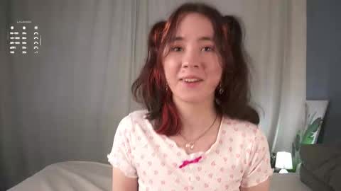 Lina online show from September 2025 11:42:01 AM