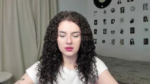 Brook  Help me collect 100 reactions  online show from October 2025 08:13:01 AM