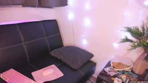 Snapshot of browngirl69 chatting on January 2025 05:23:01 AM miss muller online show from January 2025 05:23:01 AM