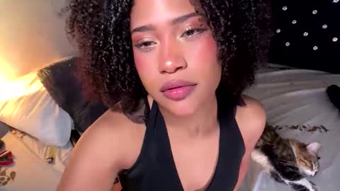 Snapshot of browngirl69 chatting on October 2025 01:00:02 AM miss muller online show from October 2025 01:00:02 AM