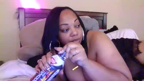 Snapshot of brownroundrenee chatting on October 2025 10:08:02 AM brownroundrenee online show from October 2025 10:08:02 AM