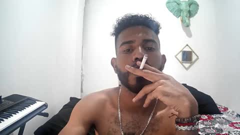 bruce_1111 online show from October 2025 02:45:02 AM