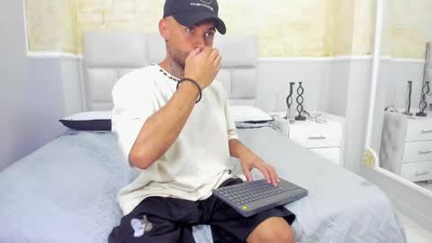 Bruce online show from February 2025 08:47:02 PM