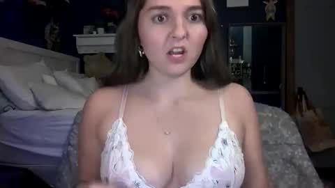 brunettebaby040 online show from November 2025 12:53:01 AM