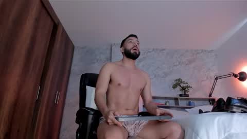 Andres Suarez online show from October 2025 08:08:02 PM