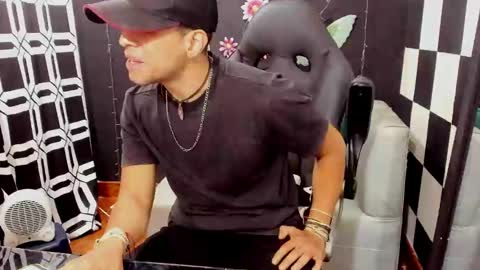 Join my fan club here 150 tokens a month online show from February 2025 03:50:02 PM