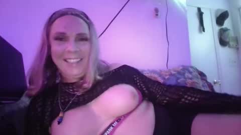 Summer  Cumins online show from December 2025 06:28:01 AM