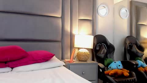 Snapshot of bryannamiller chatting on December 2025 12:32:01 PM bryannamiller online show from December 2025 12:32:01 PM